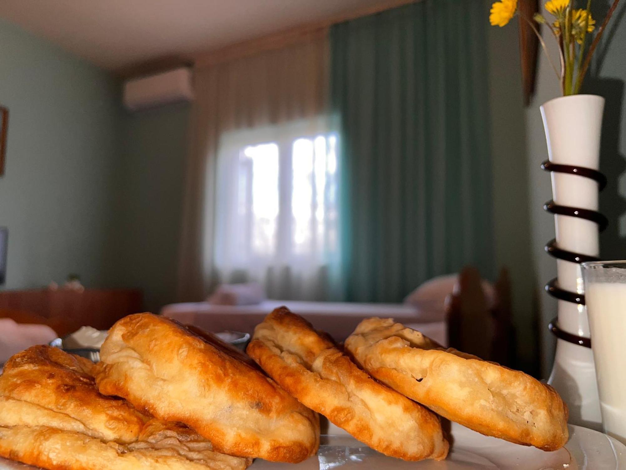 Berat Private Room In Haxhialiu Villa エクステリア 写真