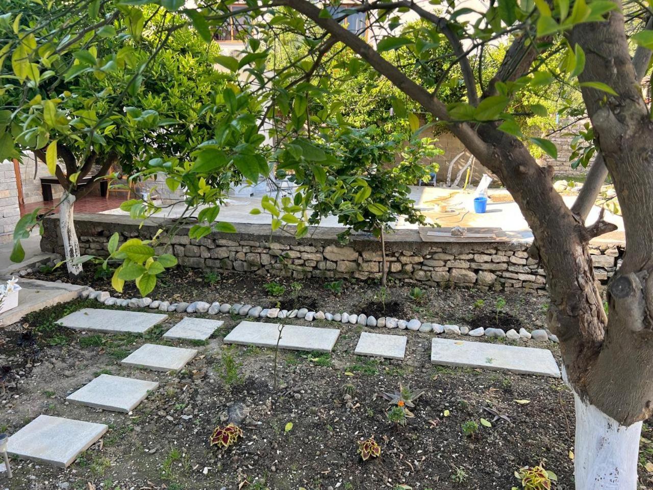 Berat Private Room In Haxhialiu Villa エクステリア 写真